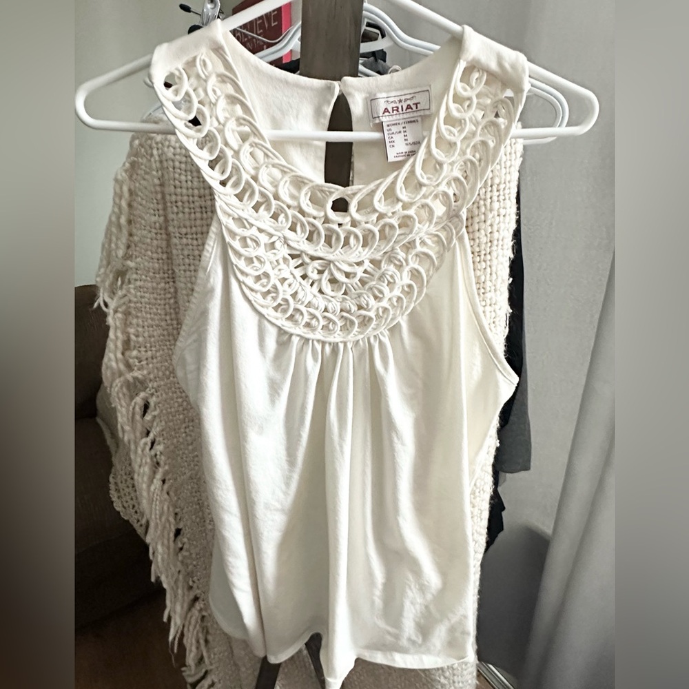 Ariat Women's Elegant Cream Sleeveless Blouse